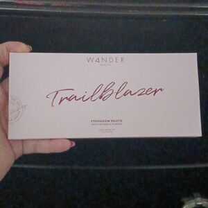 Wander Beauty Trailblazer Eyeshadow Palette